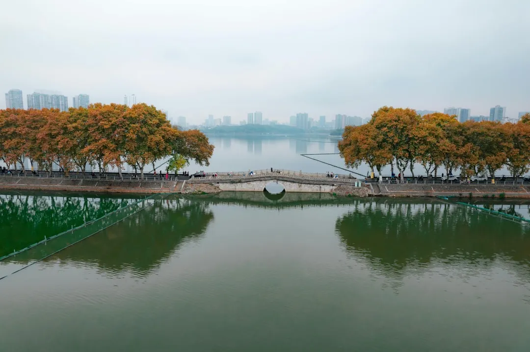 昆山工厂搬迁设备吊装全流程解析及安全规范要点